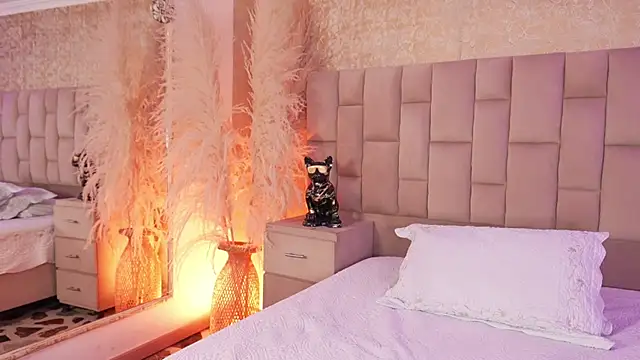 Snapshot of EmmaTorres_ chatting on December 15, 2025, 9:53 pm EmmaTorres online show from December 15, 2025, 9:53 pm