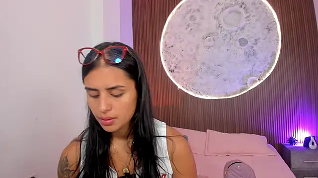 EmmaTorres  online show from March 27, 2026, 10:33 pm