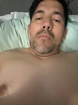 Snapshot of Papilobo12 chatting on October 8, 2025, 1:23 pm Papilobo12 online show from October 8, 2025, 1:23 pm