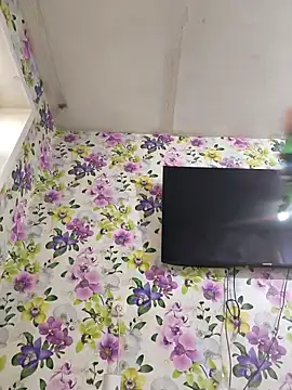 Snapshot of sweetbb15 chatting on February 12, 2026, 7:30 am sweetbb15 online show from February 12, 2026, 7:30 am