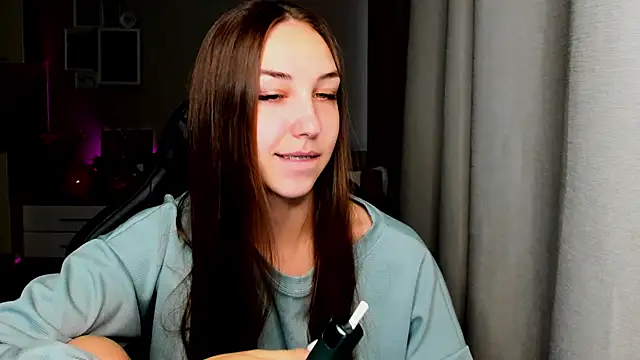 Sm0ly online show from October 13, 2025, 2:02 am