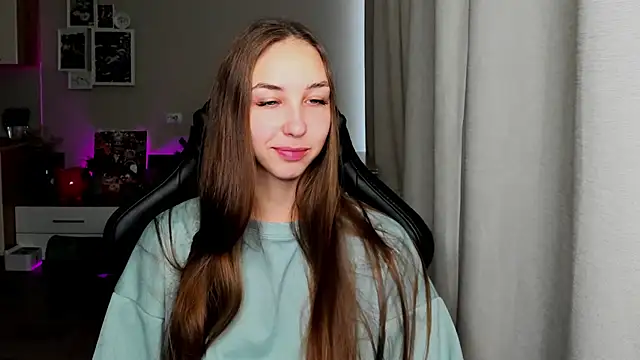 Sm0ly online show from September 16, 2025, 2:45 am