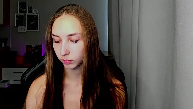 Sm0ly online show from June 30, 2026, 3:17 am