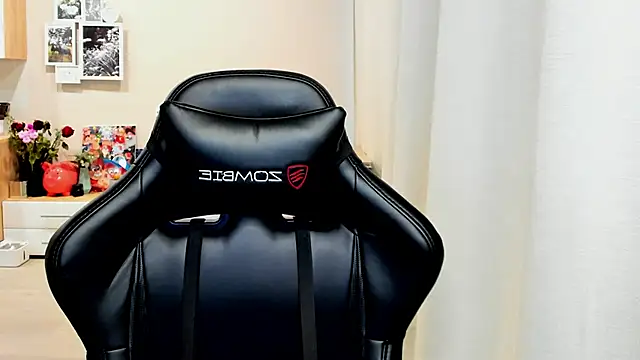 Sm0ly online show from October 17, 2025, 2:37 am