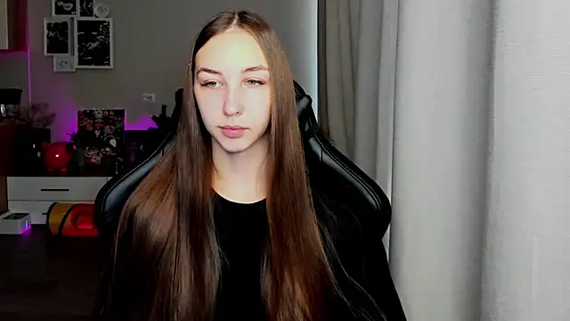 Sm0ly online show from September 27, 2025, 1:56 am