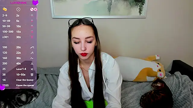 Sm0ly online show from March 12, 2025, 1:36 am