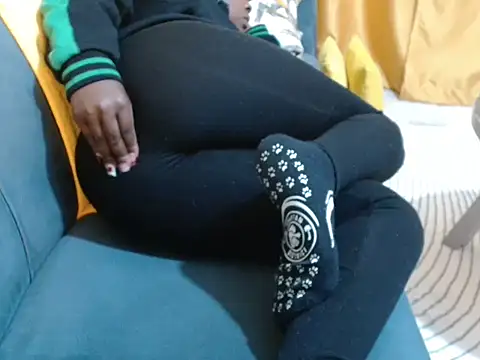 Snapshot of leslysexygirl chatting on February 24, 2026, 5:08 am leslysexygirl online show from February 24, 2026, 5:08 am