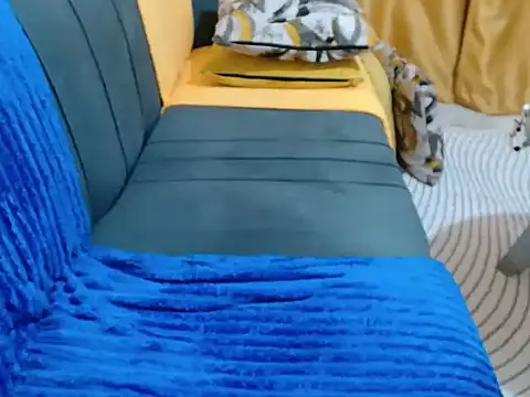 Snapshot of leslysexygirl chatting on February 9, 2026, 5:27 am leslysexygirl online show from February 9, 2026, 5:27 am