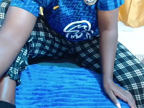 Snapshot of leslysexygirl chatting on February 13, 2026, 5:18 am leslysexygirl online show from February 13, 2026, 5:18 am