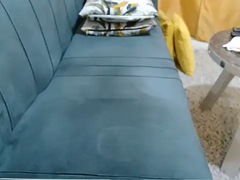 Snapshot of leslysexygirl chatting on April 9, 2026, 6:19 am leslysexygirl online show from April 9, 2026, 6:19 am