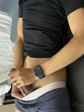 Snapshot of zeck80 chatting on February 18, 2025, 12:17 pm zeck80 online show from February 18, 2025, 12:17 pm