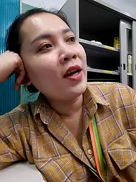 Snapshot of Benlla2802 chatting on December 15, 2024, 5:31 pm Benlla2802 online show from December 15, 2024, 5:31 pm