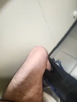 Policeman20742 online show from October 30, 2025, 4:04 pm