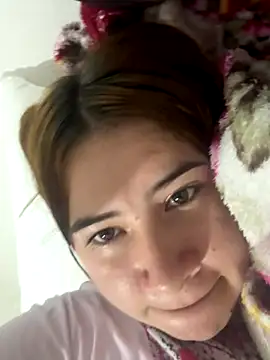 Mia foxx  online show from December 14, 2025, 8:47 pm