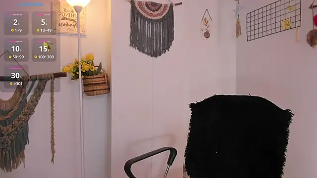 anaruiz  online show from December 4, 2025, 8:30 pm