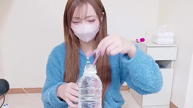 Snapshot of _chanMOMO_ chatting on December 19, 2025, 12:29 pm chanMOMO online show from December 19, 2025, 12:29 pm