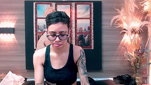 Cutie Shy  online show from December 1, 2025, 5:36 pm