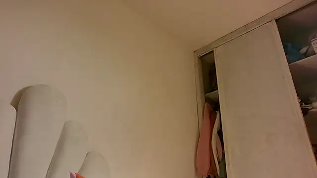 Snapshot of Cutie_Shy_ chatting on July 10, 2026, 1:33 pm Cutie Shy online show from July 10, 2026, 1:33 pm