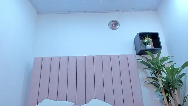 Snapshot of camila__herrera chatting on March 11, 2025, 9:24 am camila herrera online show from March 11, 2025, 9:24 am