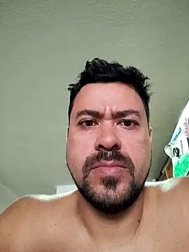 Snapshot of LatinMar chatting on October 10, 2025, 11:33 am LatinMar online show from October 10, 2025, 11:33 am