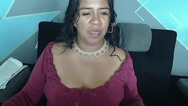 saggil23 online show from October 27, 2025, 5:25 pm