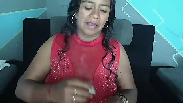 Snapshot of saggil23 chatting on December 2, 2025, 8:27 am saggil23 online show from December 2, 2025, 8:27 am