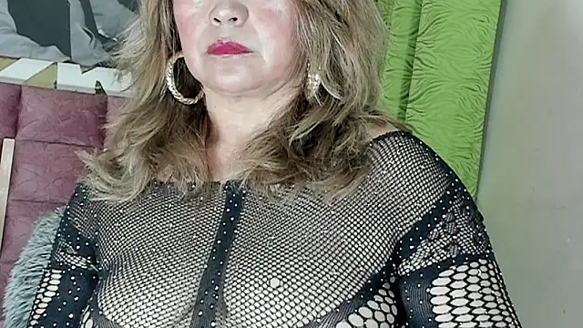 Snapshot of Kazsandraa chatting on January 6, 2026, 5:55 am Kazsandraa online show from January 6, 2026, 5:55 am