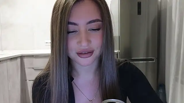 Snapshot of Cinderella____ chatting on February 23, 2025, 8:44 pm Cinderella online show from February 23, 2025, 8:44 pm