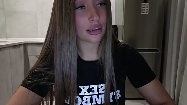 Snapshot of Cinderella____ chatting on November 20, 2025, 6:41 pm Cinderella online show from November 20, 2025, 6:41 pm