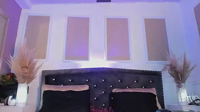 Snapshot of queen_satin chatting on March 15, 2025, 9:09 am queen satin online show from March 15, 2025, 9:09 am