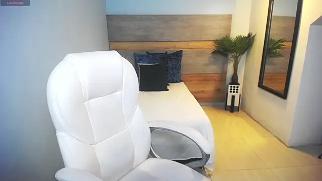 Snapshot of liseth_fox chatting on February 20, 2025, 12:30 am liseth fox online show from February 20, 2025, 12:30 am