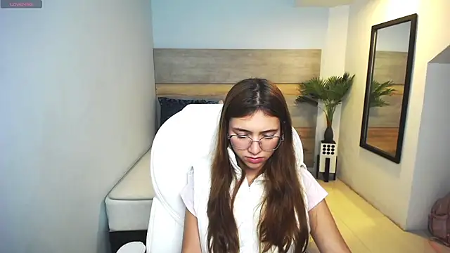 Snapshot of liseth_fox chatting on February 21, 2025, 7:54 pm liseth fox online show from February 21, 2025, 7:54 pm