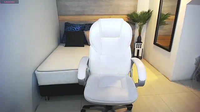 Snapshot of liseth_fox chatting on February 18, 2025, 7:30 pm liseth fox online show from February 18, 2025, 7:30 pm