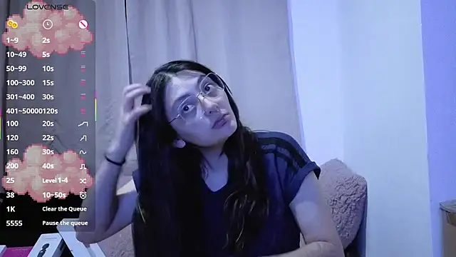 lessliee22  online show from June 4, 2026, 2:49 am