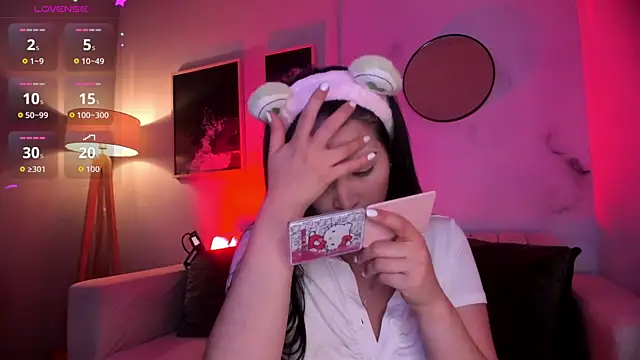 lara madisson online show from January 9, 2026, 5:14 am