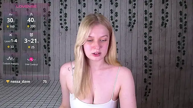 EmiliaDuchess online show from October 23, 2025, 12:59 pm