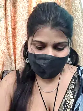 Snapshot of Hotty-simran chatting on November 26, 2025, 4:23 am Hotty-simran online show from November 26, 2025, 4:23 am