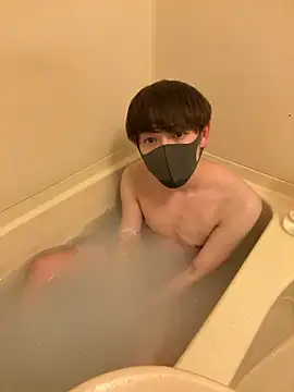 Snapshot of poketkuma chatting on December 3, 2025, 4:39 pm poketkuma online show from December 3, 2025, 4:39 pm