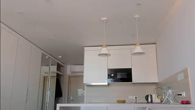 agelandreww online show from April 9, 2026, 10:43 am