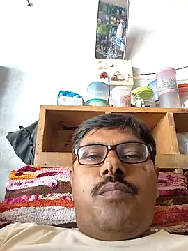 Snapshot of Srmotrs chatting on October 5, 2025, 6:48 am Srmotrs online show from October 5, 2025, 6:48 am