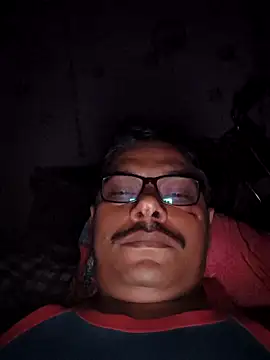 Snapshot of Srmotrs chatting on April 2, 2026, 7:53 pm Srmotrs online show from April 2, 2026, 7:53 pm