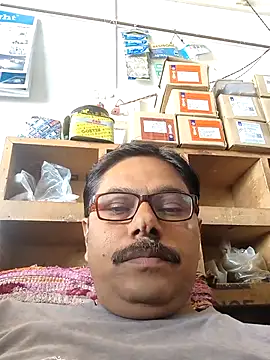 Snapshot of Srmotrs chatting on March 31, 2026, 6:59 am Srmotrs online show from March 31, 2026, 6:59 am