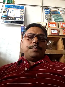 Snapshot of Srmotrs chatting on April 6, 2026, 5:41 am Srmotrs online show from April 6, 2026, 5:41 am