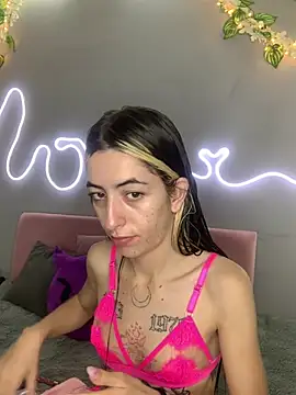 Snapshot of YouliteSllut2 chatting on December 28, 2024, 8:15 pm YouliteSllut2 online show from December 28, 2024, 8:15 pm