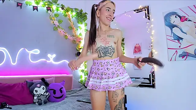 Snapshot of YouliteSllut2 chatting on February 19, 2025, 11:25 pm YouliteSllut2 online show from February 19, 2025, 11:25 pm