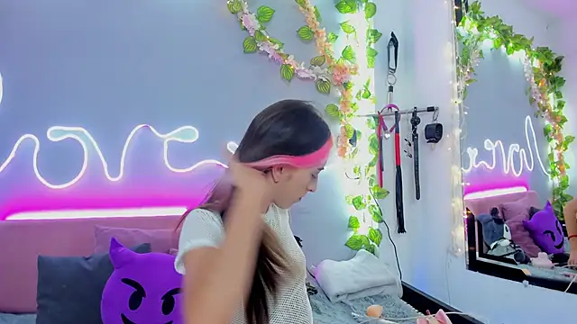 Snapshot of YouliteSllut2 chatting on January 11, 2025, 9:57 pm YouliteSllut2 online show from January 11, 2025, 9:57 pm