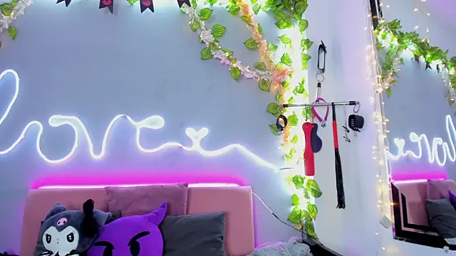 Snapshot of YouliteSllut2 chatting on February 12, 2025, 9:11 pm YouliteSllut2 online show from February 12, 2025, 9:11 pm