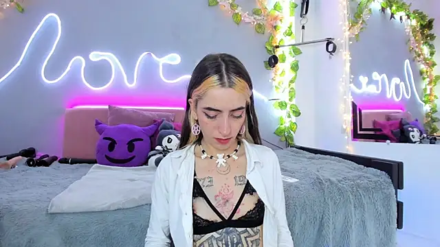 Snapshot of YouliteSllut2 chatting on February 21, 2025, 3:34 am YouliteSllut2 online show from February 21, 2025, 3:34 am