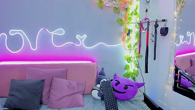 Snapshot of YouliteSllut2 chatting on January 12, 2025, 5:24 am YouliteSllut2 online show from January 12, 2025, 5:24 am