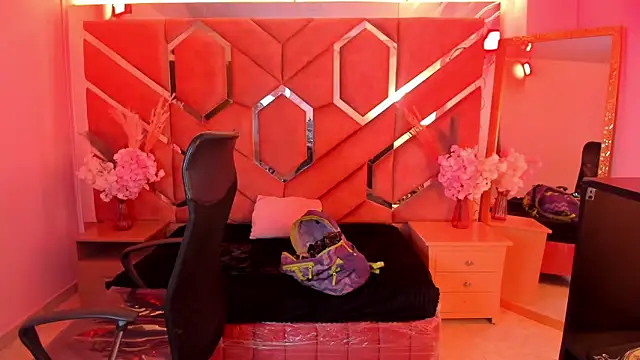 Snapshot of Olivia_Fox69 chatting on June 20, 2026, 3:44 am Olivia Fox69 online show from June 20, 2026, 3:44 am